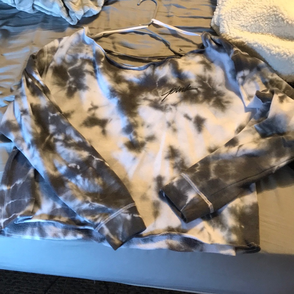 PINK Victoria's Secret Gray & White Tie-Dye Cropped Sweatshirt